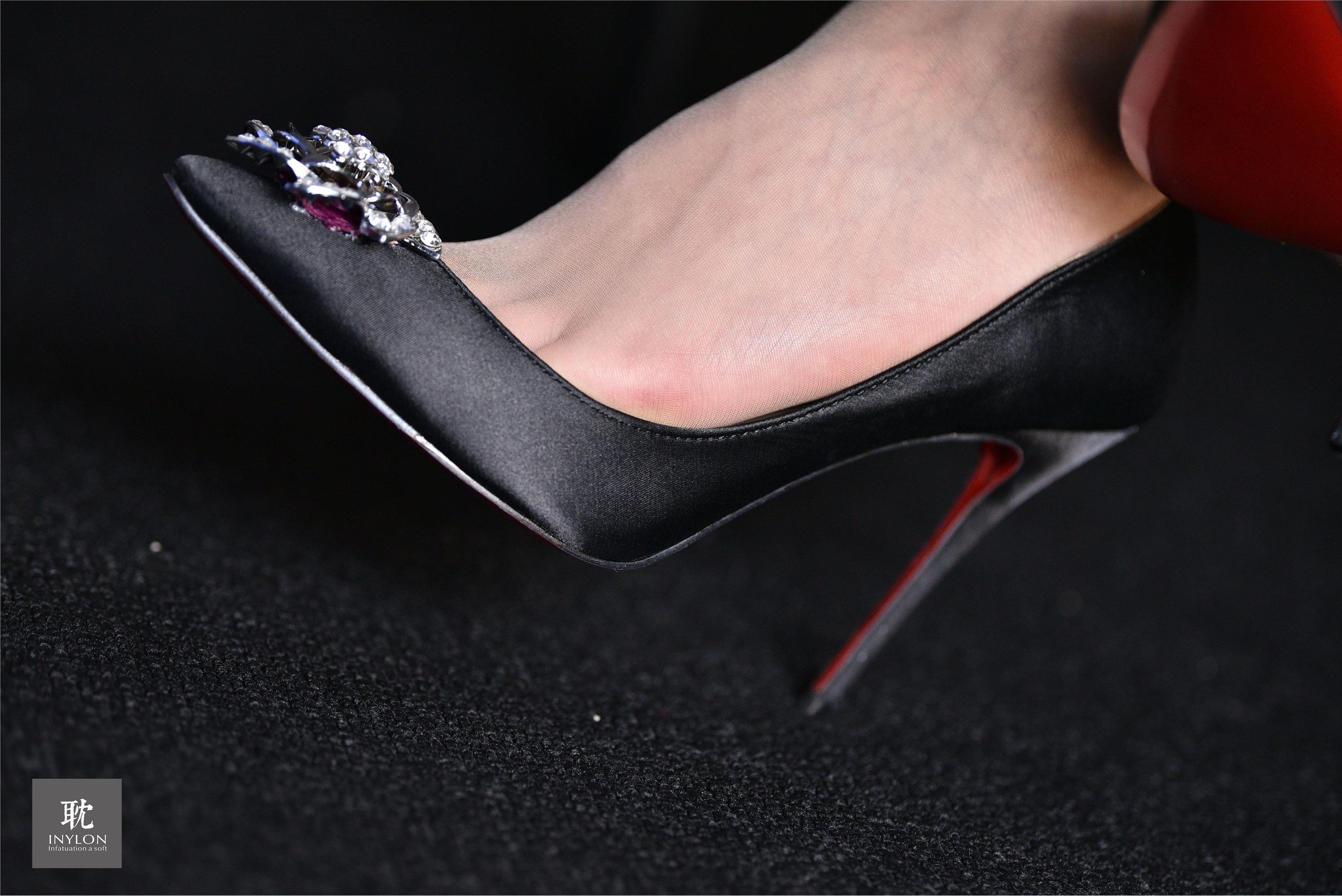 IESS异思趣向《普惠集245》- 模特：君老师《穿袜的OL》